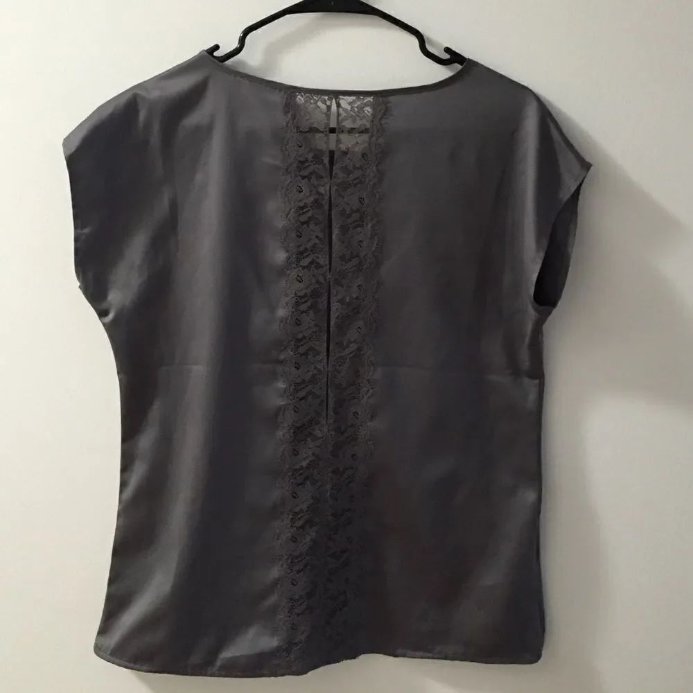 The Limited grey top - Picture 2 of 4
